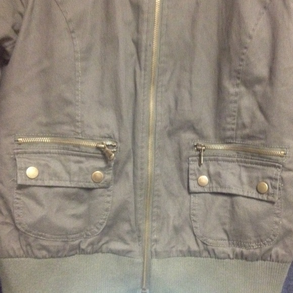 Green bomber jacket - Picture 2 of 4