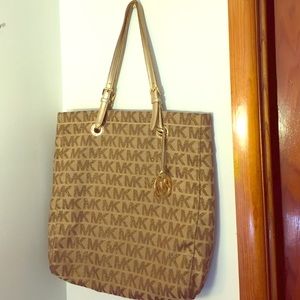 Micheal kors purse