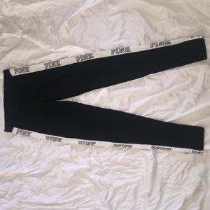 Black leggings from pink with logo on the sides