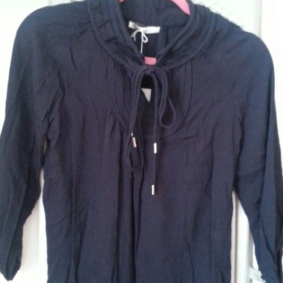 Blouse - Picture 2 of 3