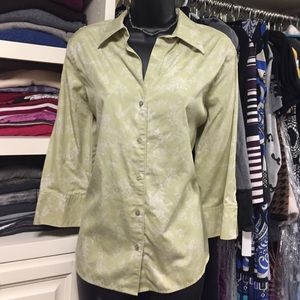 Eddie Bauer Wrinkle Resistant Button Down BN201
