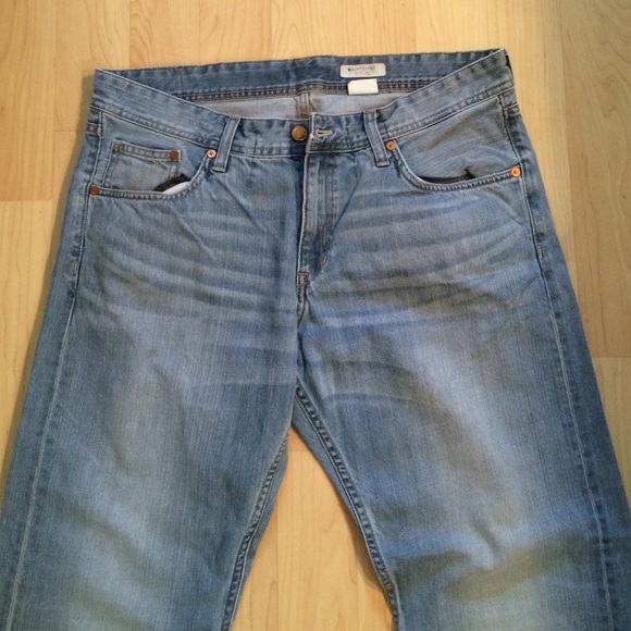 Boyfriend jeans, loose waist loose leg