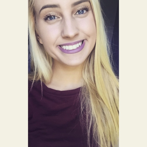 Meet your Posher, Chloe - Picture 2 of 4