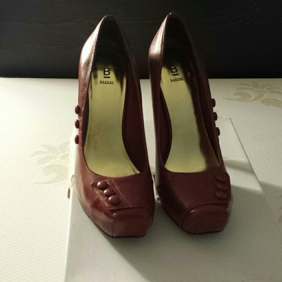 Bakers red square even heels
