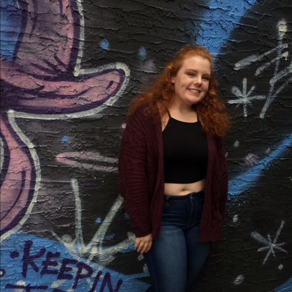 Meet your posher! 😊 - Picture 4 of 4