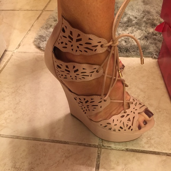 **SOLD ON MERCARI** - Picture 3 of 4