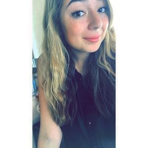 Meet your Posher, Alexia