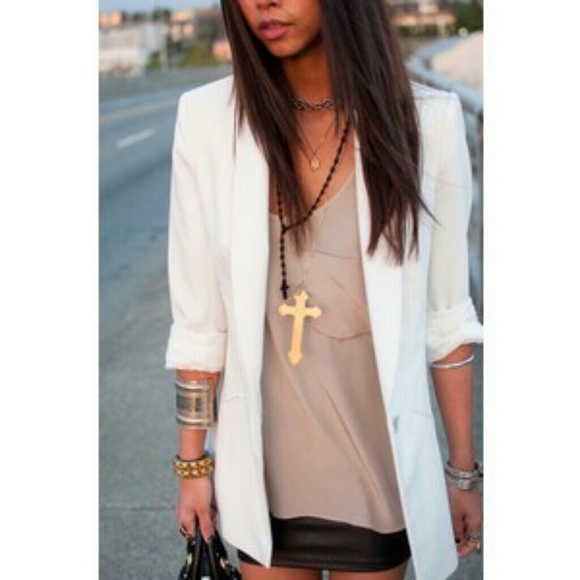 **Get the Look** White Linen Boyfriend Blazer