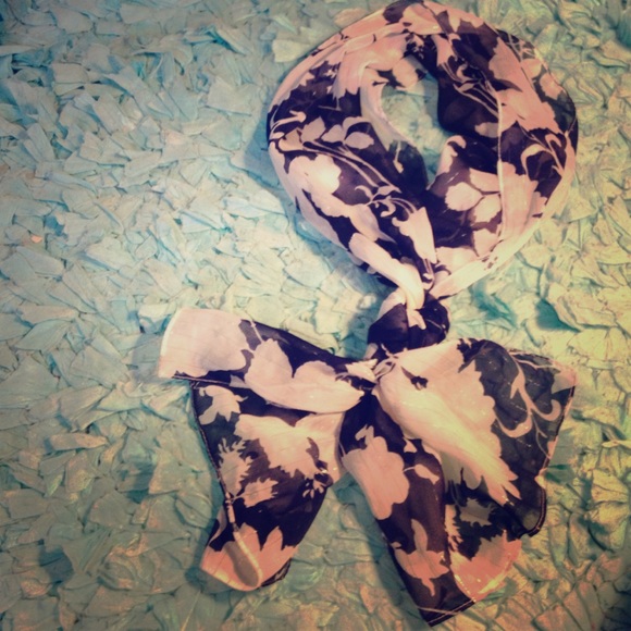 Stylish scarf must have