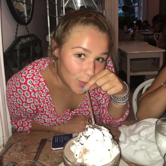 Meet your Posher, Madison - Picture 1 of 1