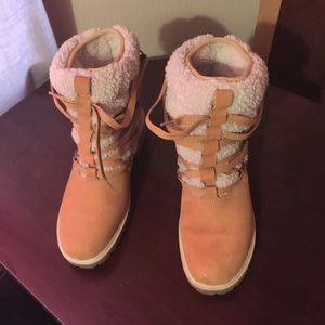 Timberland boots with cozy material