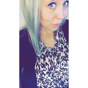 Meet your Posher, Dana