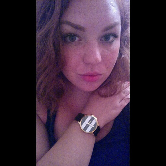 Meet your Posher, Kate - Picture 2 of 2