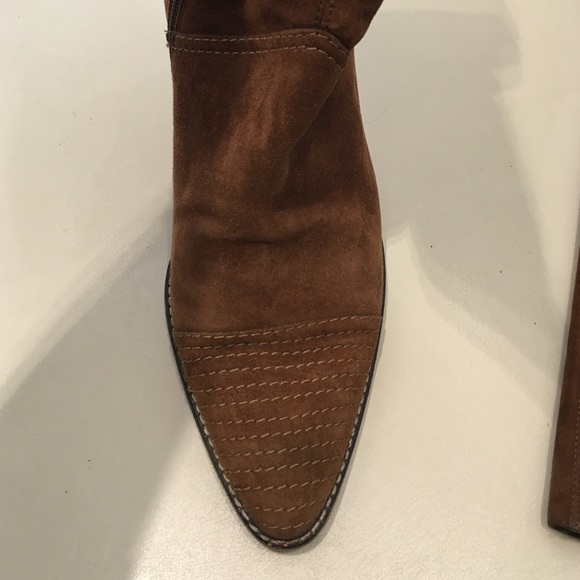 Brown suede tall pointy toe boots. Made in Italy. - Picture 2 of 4