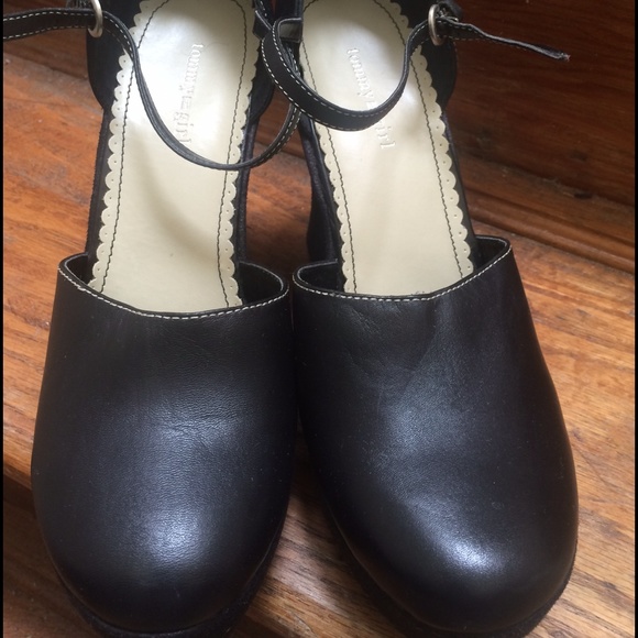 Tommy Hilfiger brand new wedge with strap