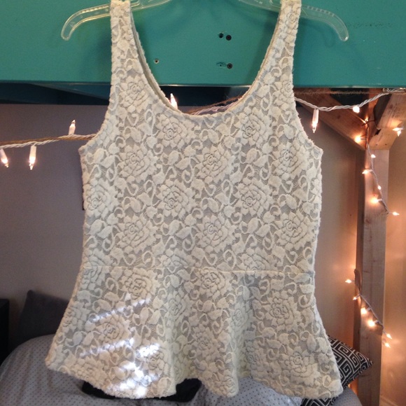 Express Tops - Express peplum top//White lace