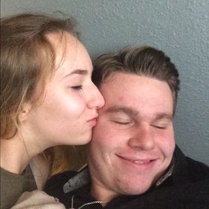 Meet your Posher, Chloe