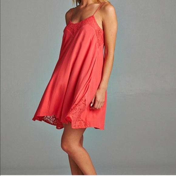 Coral foley dress with Lace detailing - Picture 1 of 1