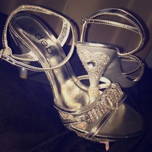 FINAL PRICE 💥 donating 4/1