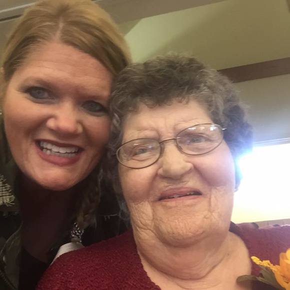 Meet your Posher, Carrie