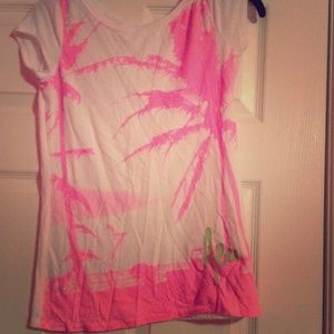 Really cute shirt . AERO💘