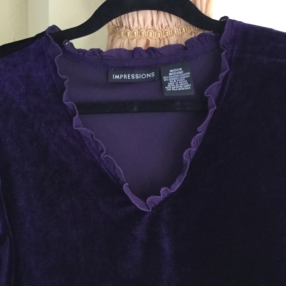 Impressions purple velveteen top. - Picture 3 of 5