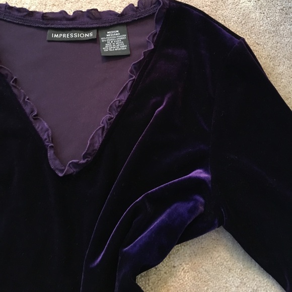 Impressions purple velveteen top. - Picture 2 of 5