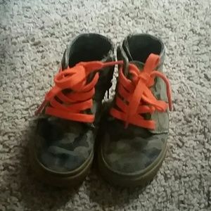 Camo toddler sneakers size 8