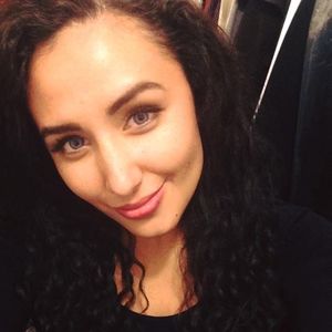 Meet your Posher, Briana