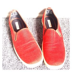 Kate Spade size 6.5 Orange Corduroy loafer