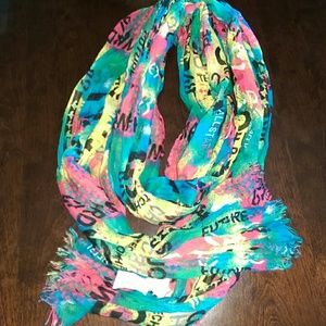 Claire's scarf