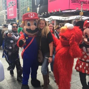 Meet your Posher, Bee