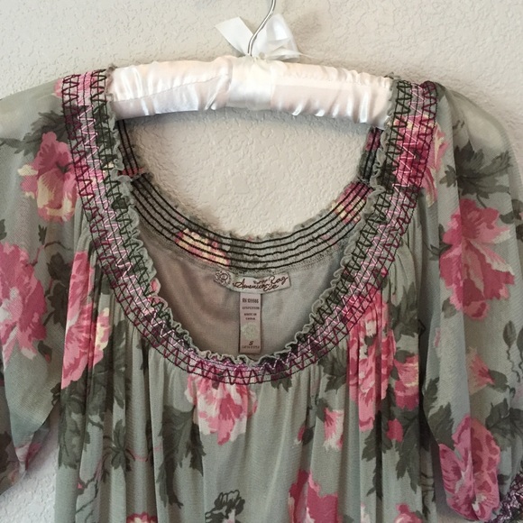 American Rag top - Picture 2 of 3