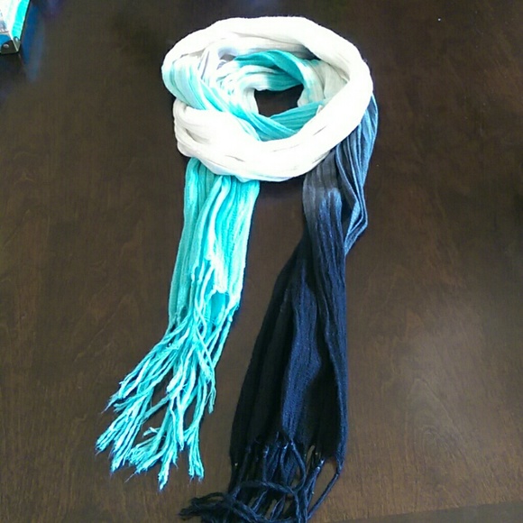 Derek Heart scarf
