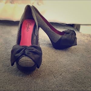 Women's plaid heels with bow
