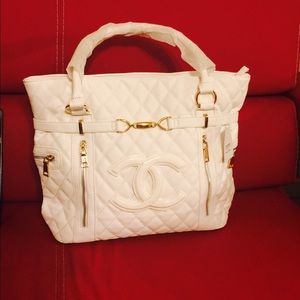 New white designer inspired bag. 💛 BEST OFFER
