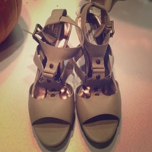 Vera wang heels, size 9