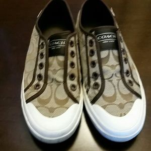 💞  Coach slip ons