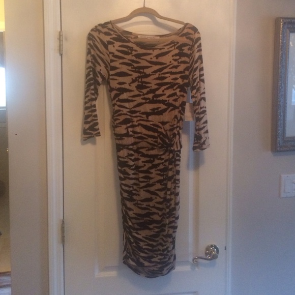 Dress - Picture 1 of 4