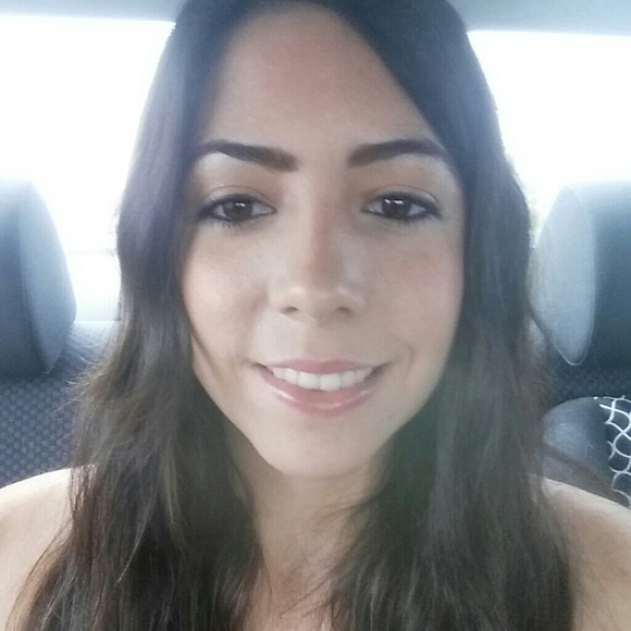 Meet your Posher, Monica - Picture 1 of 1