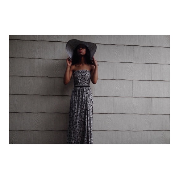 Strapless Forever21 Maxi With a Cool Print - Picture 3 of 4