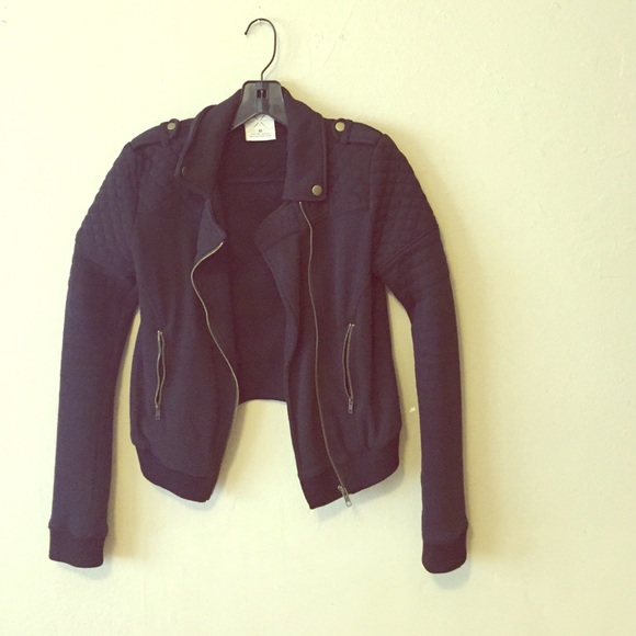 Urban Outfitters Jackets & Blazers - Quilted detail fall jacket