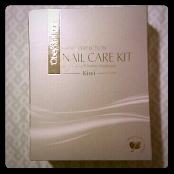 ObeyYourBody Nail Care Kit