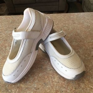 BIO FIT ORTHOPEDIC TENNIS SHOES