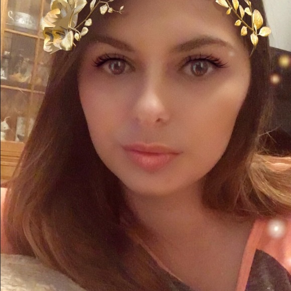 Meet your Posher, Audrie :) - Picture 2 of 3