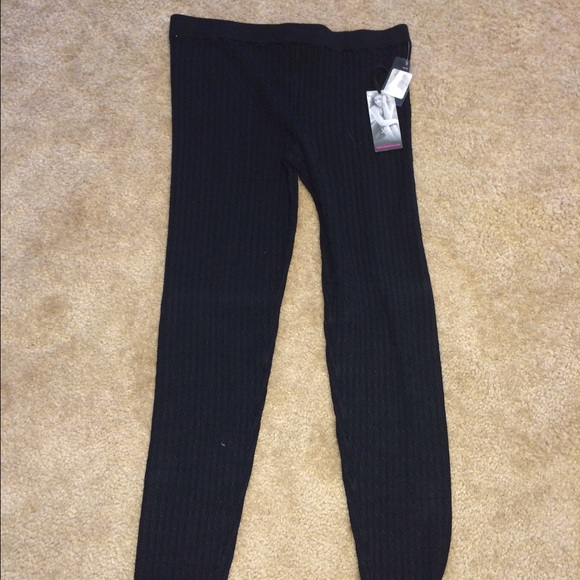 NWT cable knit leggings.