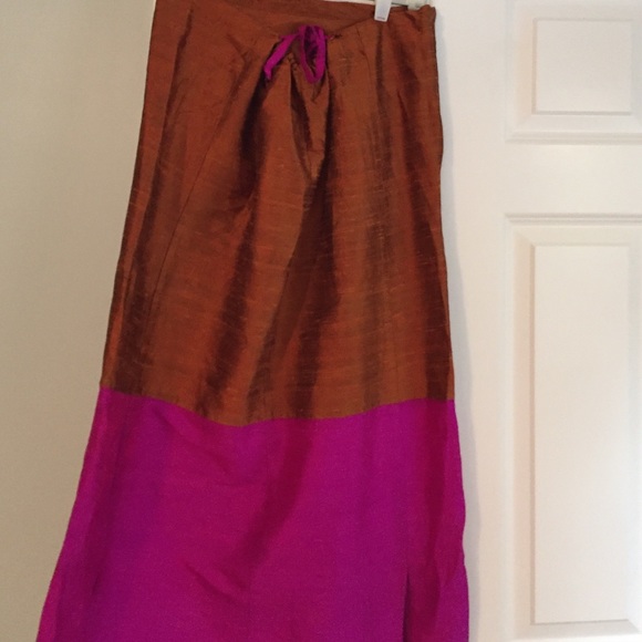 Maxi skirt urban outfitters 100% silk - Picture 2 of 3