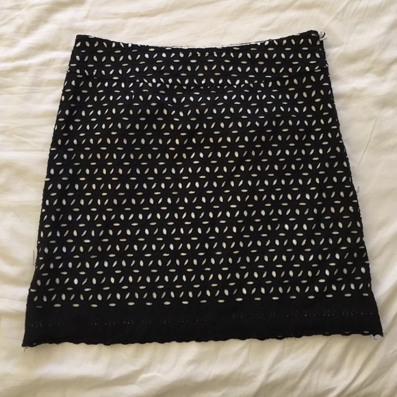 Black and white laced skirt