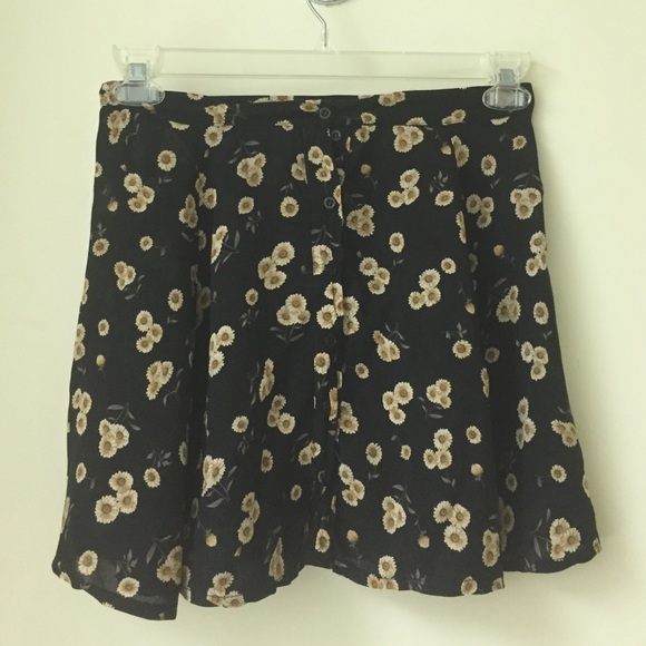 Brandy Melville short sunflower button up skirt