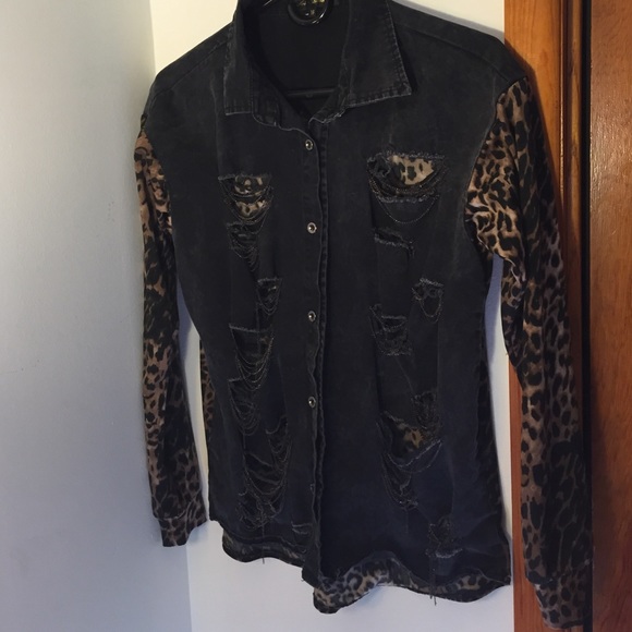 Chained leopard jean top